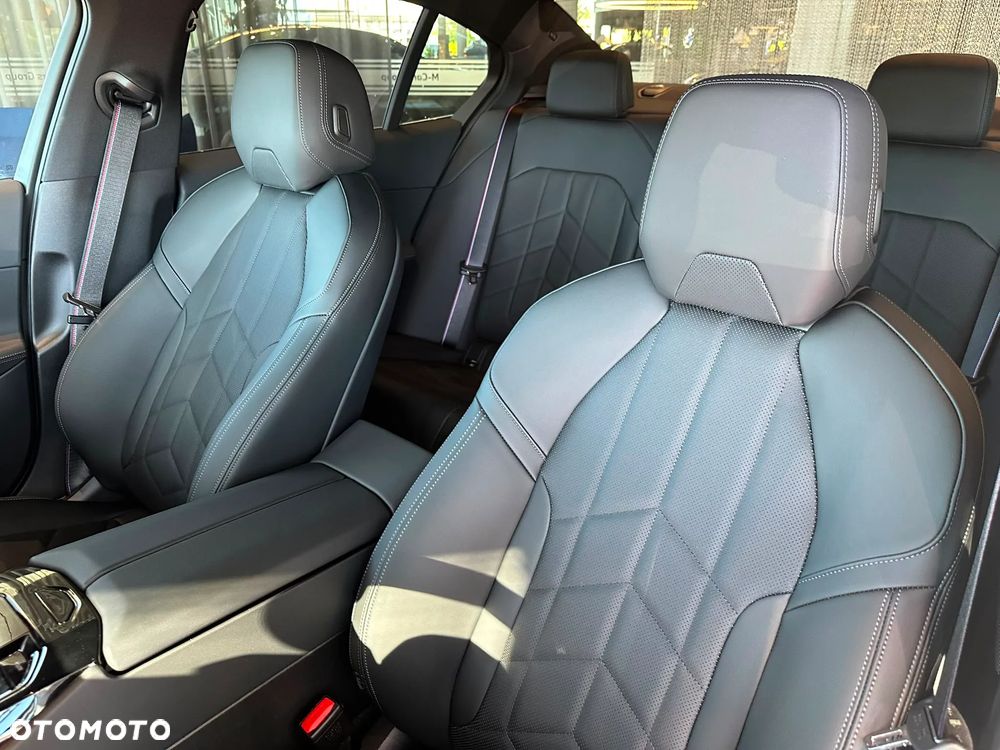 BMW Seria 5 520d xDrive mHEV - 18