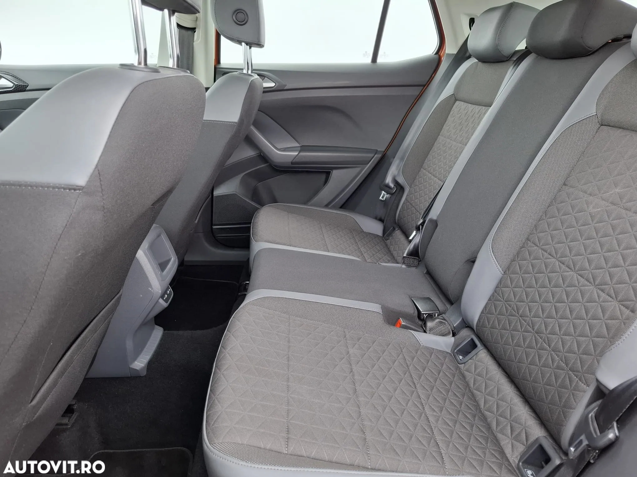 Volkswagen T-Cross 1.0 TSI DSG Style - 8