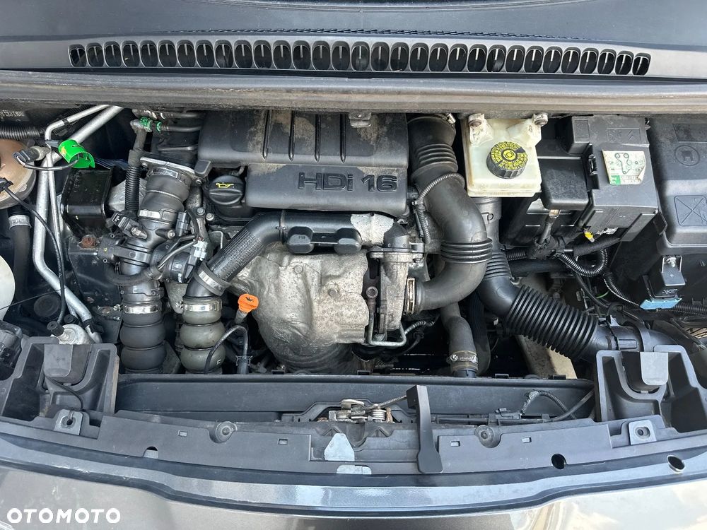 Peugeot 5008 1.6 HDi Premium - 6