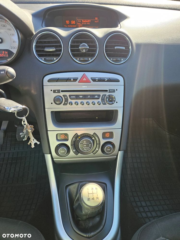 Peugeot 308 1.6 Premium - 18