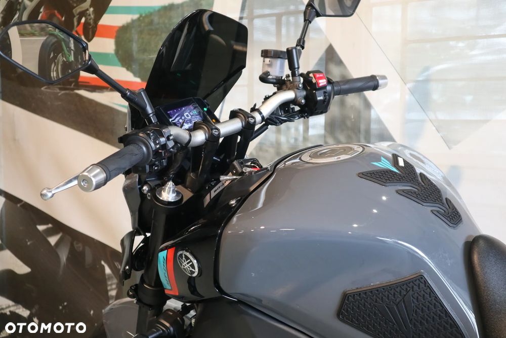 Yamaha MT - 7