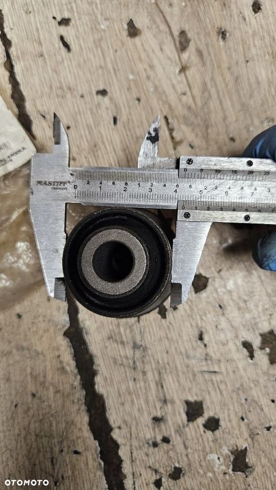 Silentblock wahacza Moog NI-SB 8454 Nissan Navara NP300 D22 D40 - 9