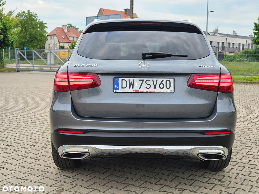 Mercedes-Benz GLC - 40