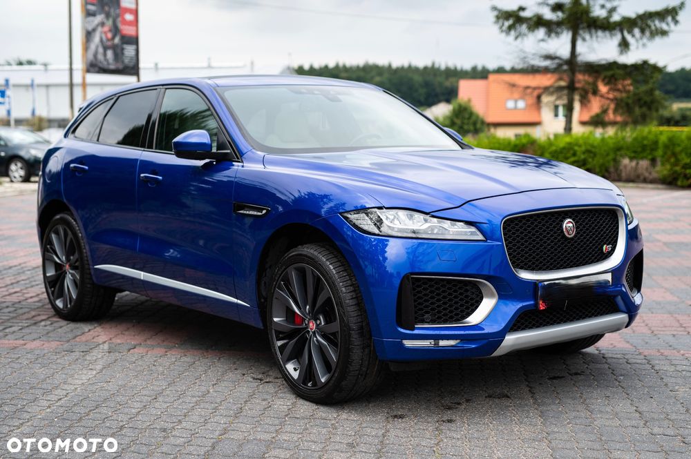 Jaguar F-Pace D300 AWD R-Dynamic HSE 90th Anniversary Edition - 3