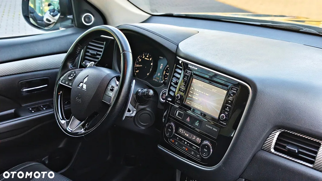 Mitsubishi Outlander - 33