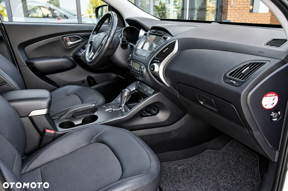 Hyundai ix35 2.0 CRDi 4WD Automatik Fifa World Cup Gold Edition - 13