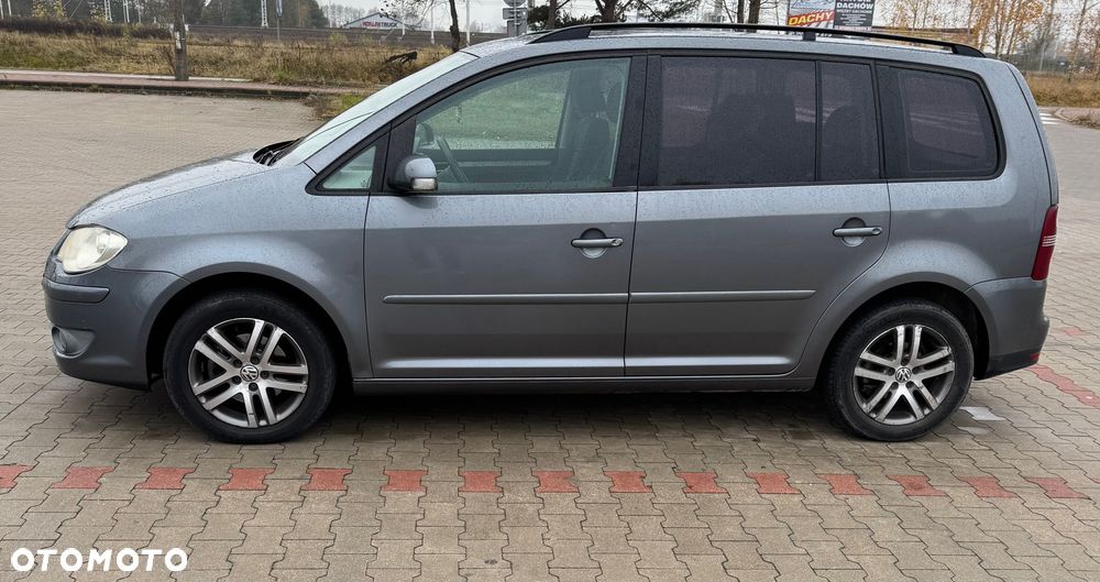 Volkswagen Touran - 1