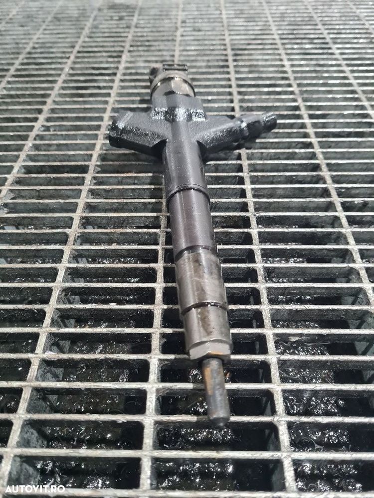 Injector Nissan Pathfinder 2.5 Diesel D40 2004 - 2010 174CP YD25DDTi (922) Diesel D820FFF1 - 5