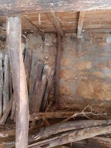 Casa para recuperar – Póvoa de Atalaia - Grande imagem: 3/9