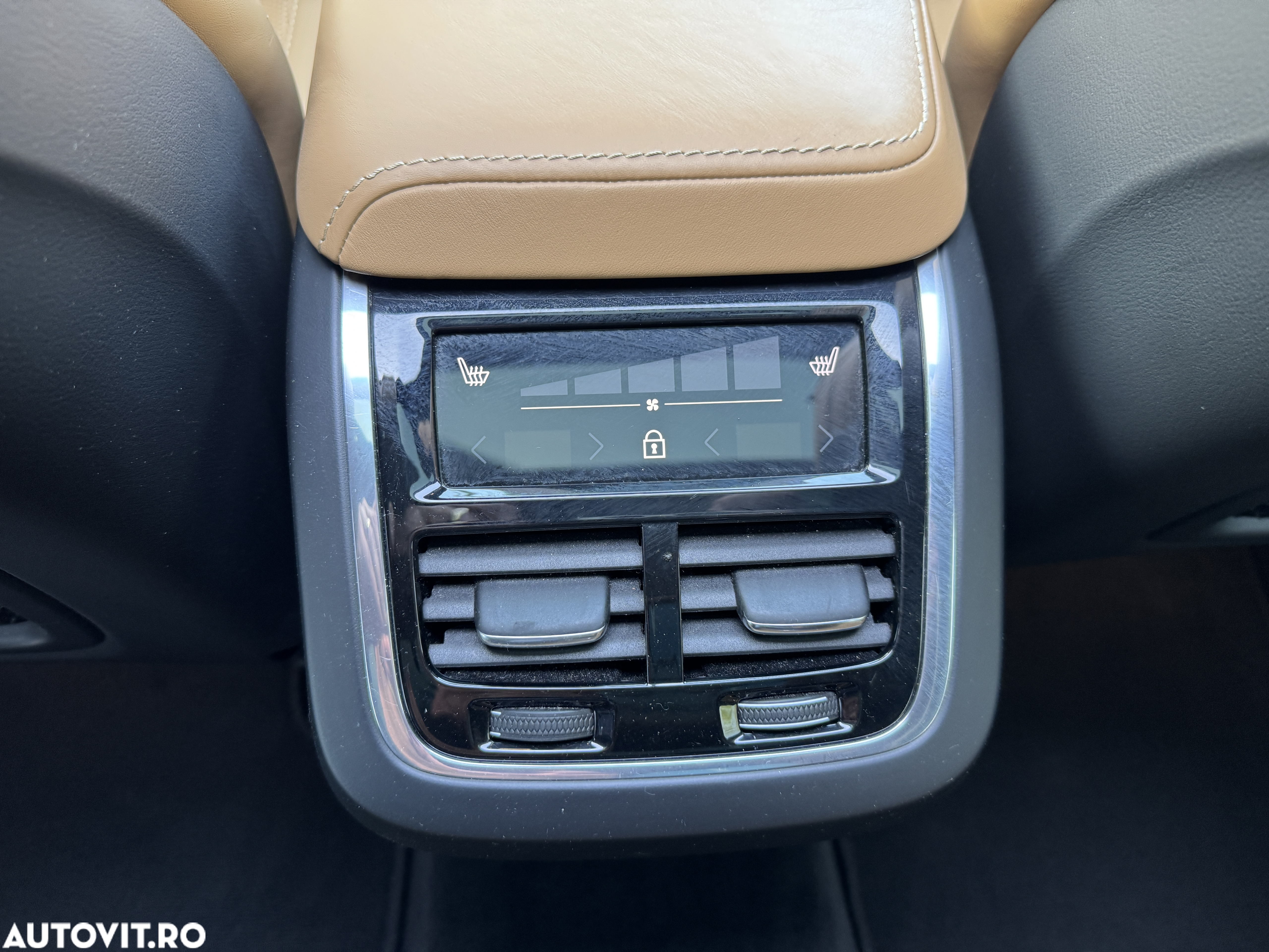 Volvo XC 60 B4 D AWD Geartronic Inscription - 27