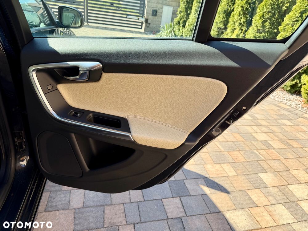 Volvo S60 2.0T Momentum - 12