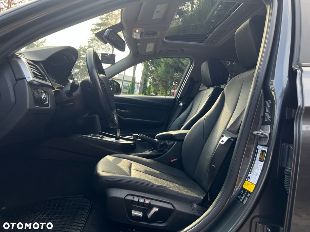 BMW Seria 3 330i xDrive Edition Luxury Line Purity - 13