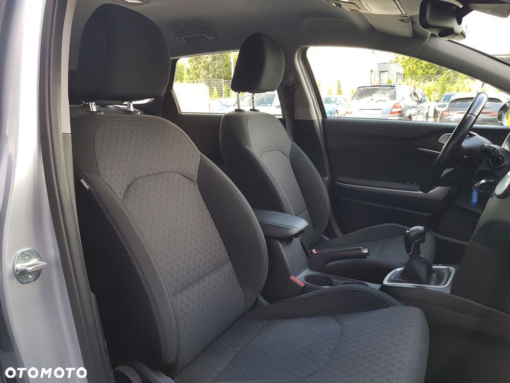 Kia Ceed 1.6 CRDi mHEV M - 29