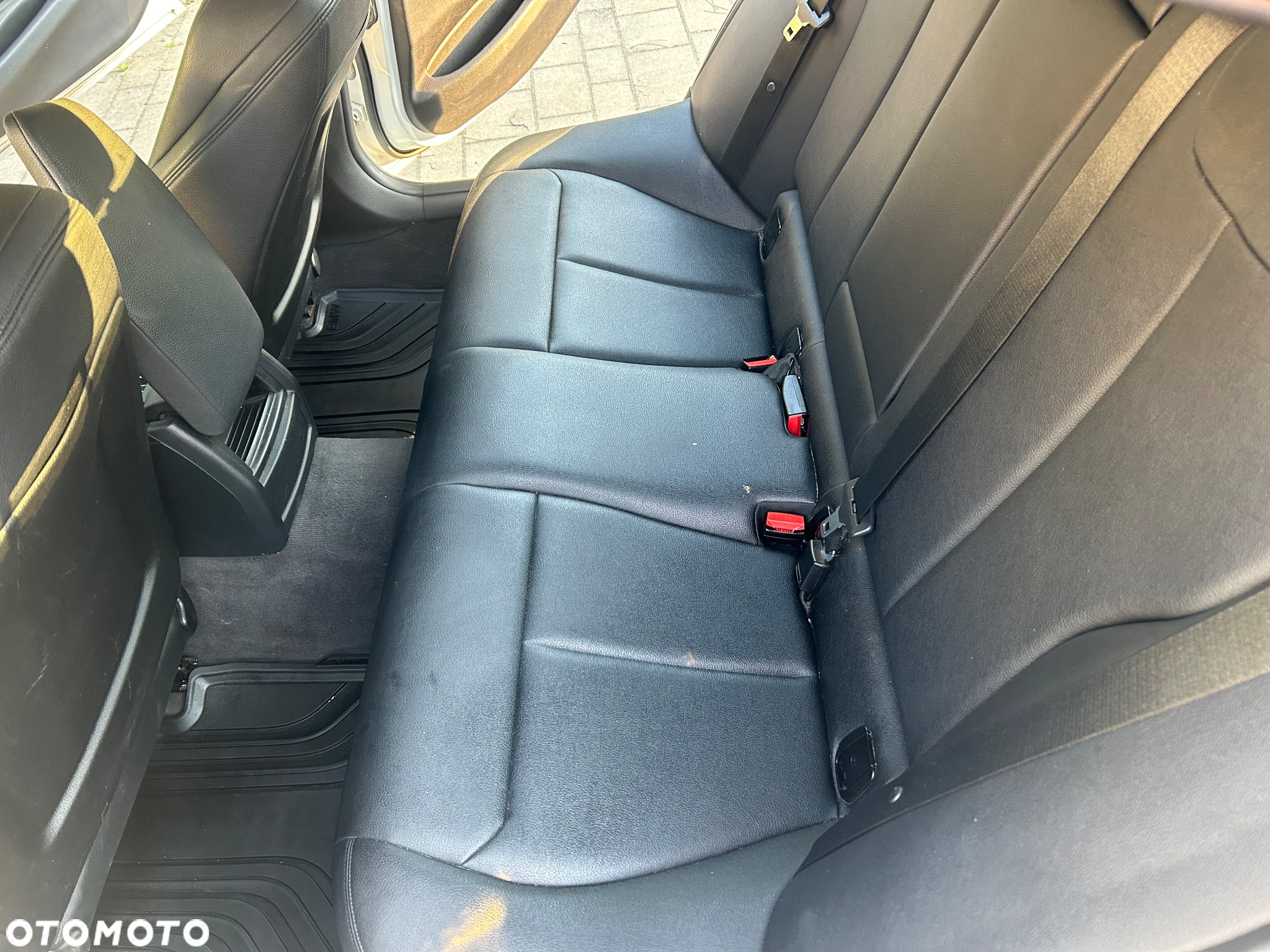 BMW Seria 3 320d DPF - 12