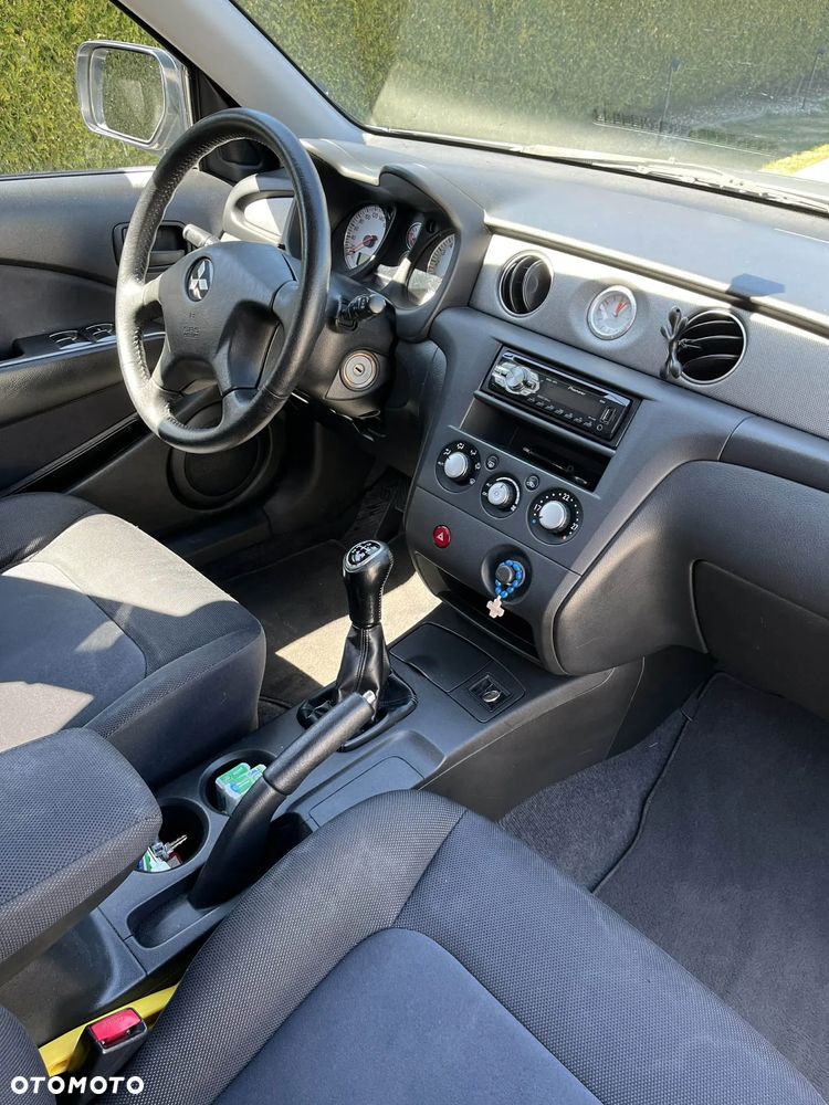 Mitsubishi Outlander 2.0 2WD Invite - 14