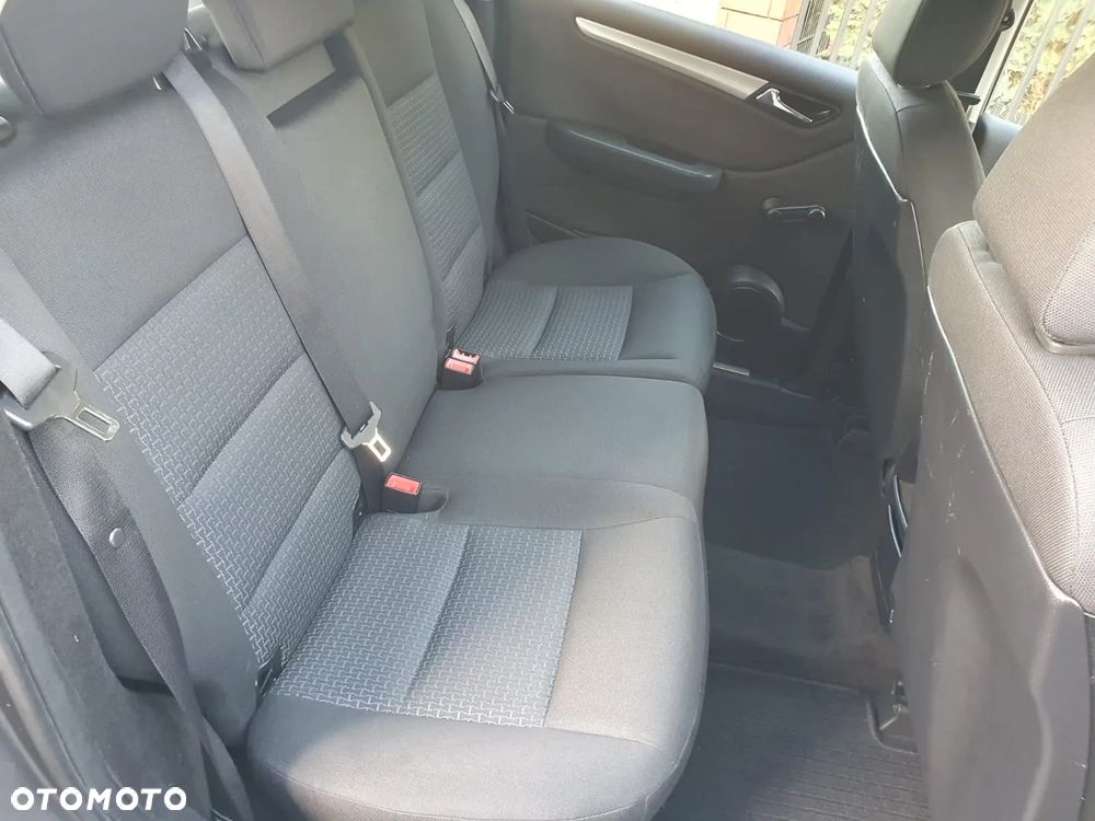 Mercedes-Benz Klasa B 150 BlueEffICIENCY - 35