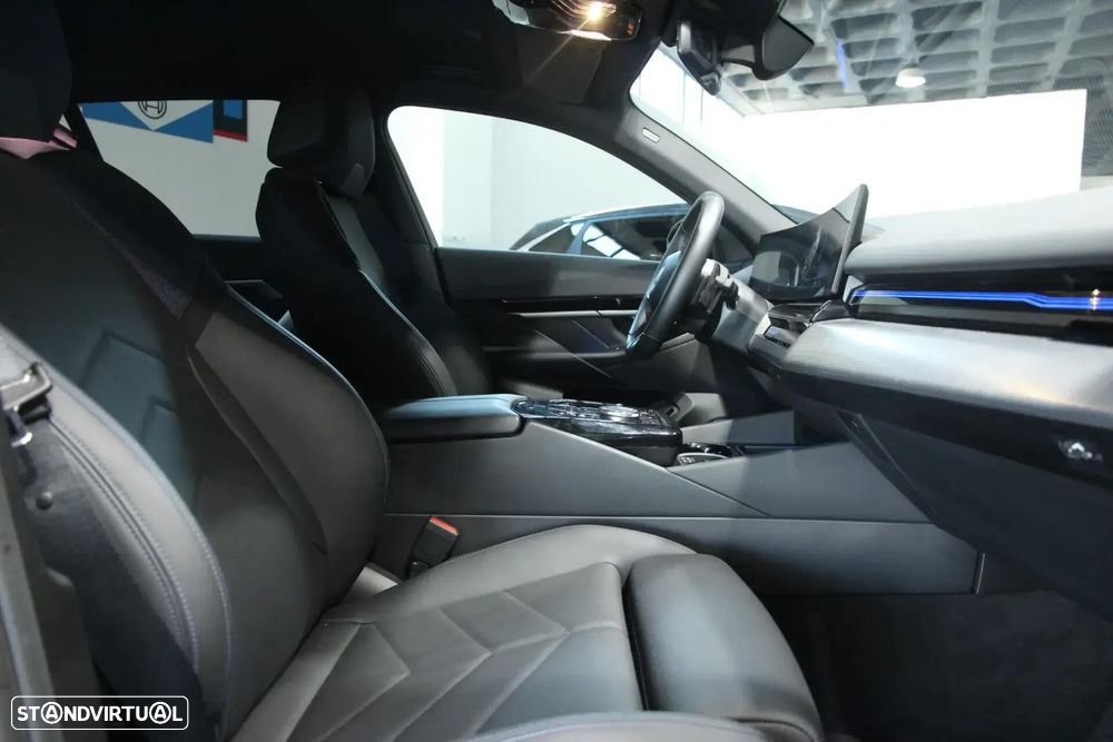 BMW 530 e Pack Desportivo M - 3
