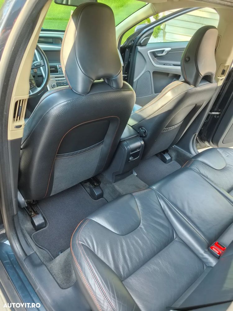 Volvo XC 60 D5 AWD Summum - 7
