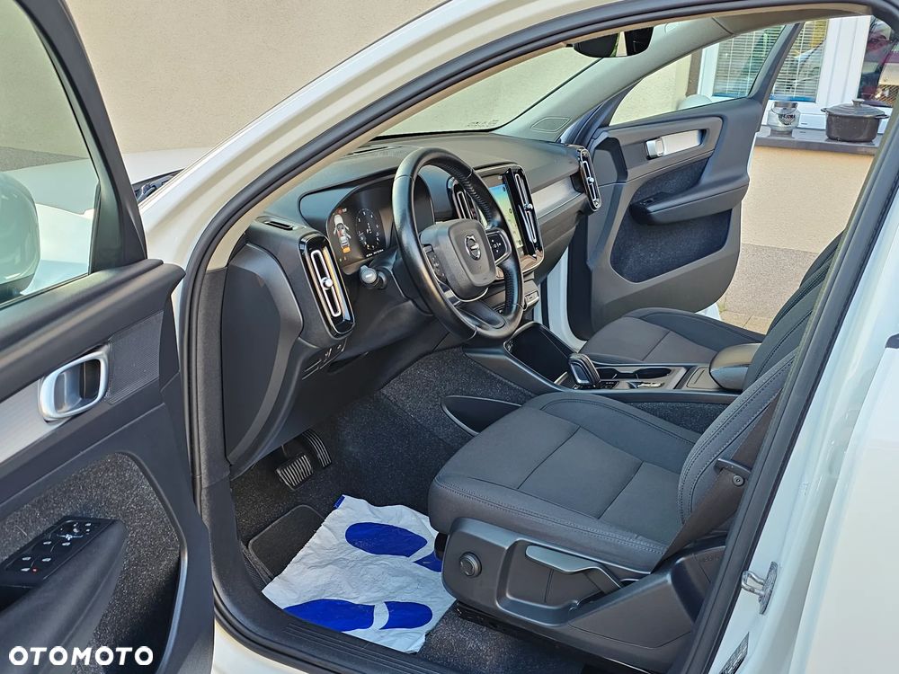 Volvo XC 40 D3 SCR Momentum - 21