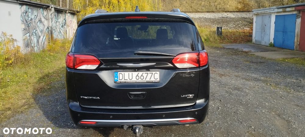 Chrysler Pacifica - 3