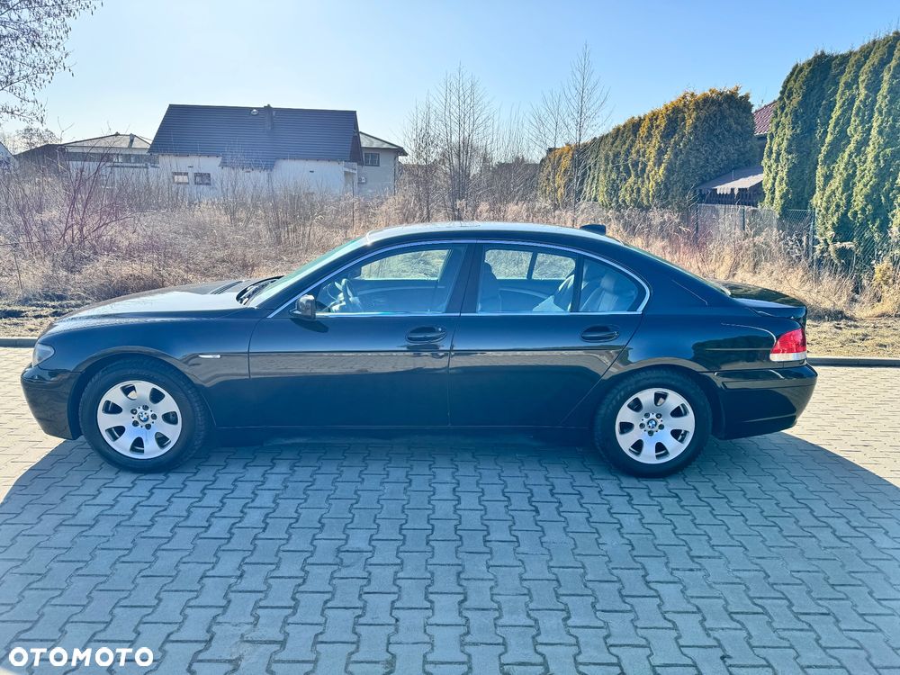 BMW Seria 7 735i - 8