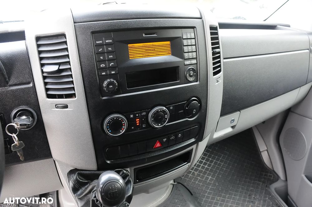 Mercedes-Benz Sprinter - 8