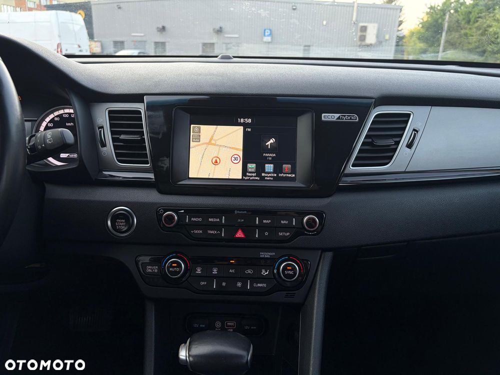 Kia Niro 1.6 GDI Hybrid L Business Line - 20