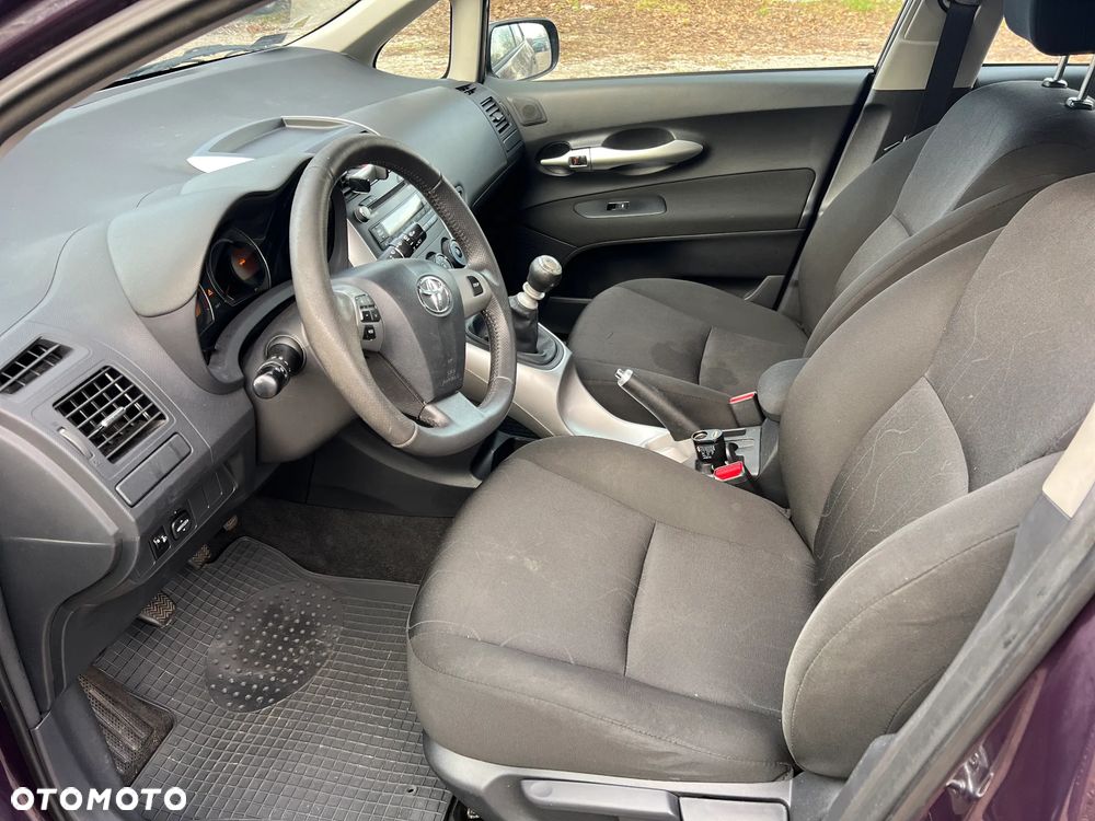 Toyota Auris 1.33 VVT-i Active - 11