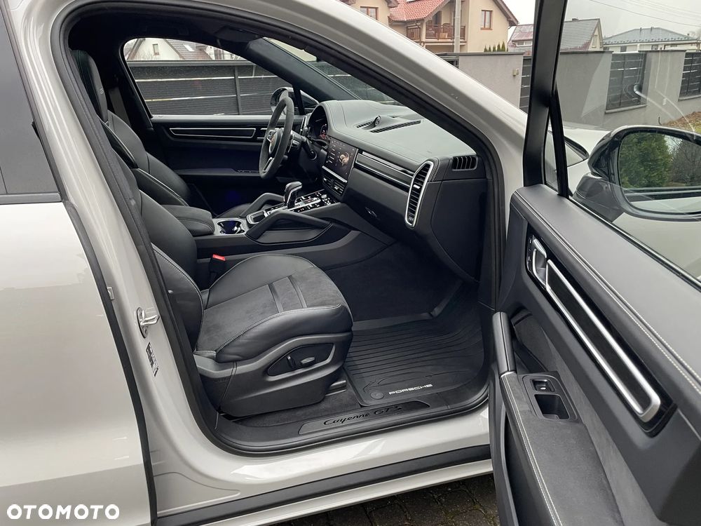 Porsche Cayenne - 19