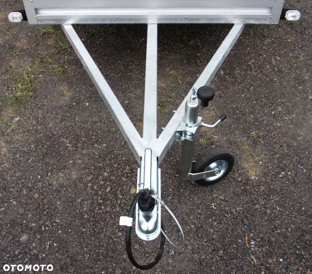 Rydwan przyczepa na RESORACH, jednoosiowa na kat. „B” - 9