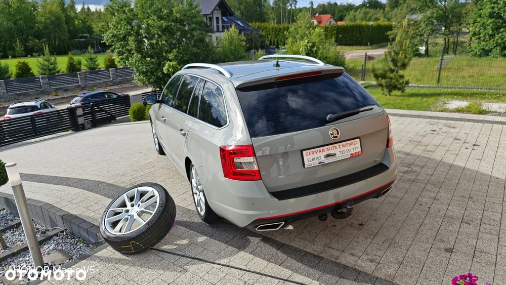 Skoda Octavia 2.0 TDI DSG RS - 30