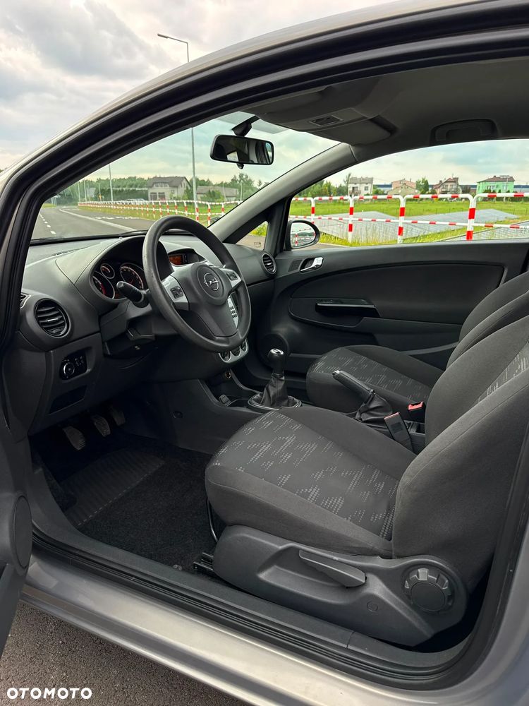 Opel Corsa 1.4 16V Enjoy - 33