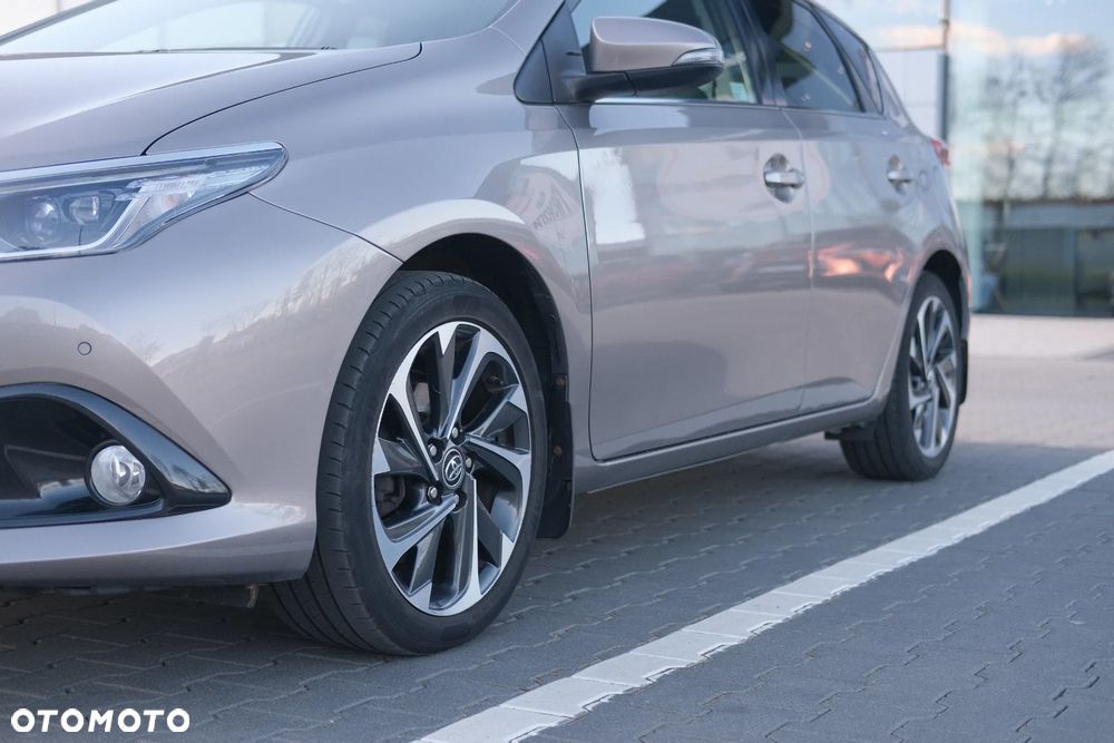Toyota Auris 1.6 Premium Comfort - 5
