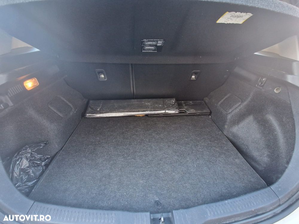 Toyota Auris 1.6 L Valvematic Luna - 5