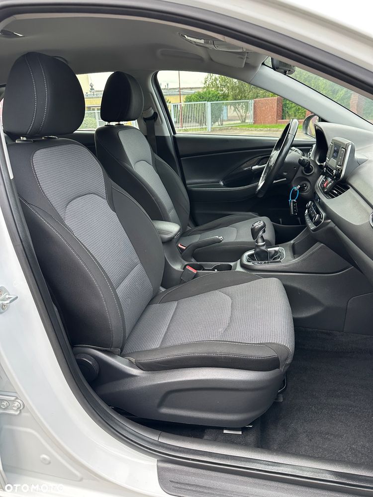 Hyundai i30 1.6 CRDI Intro - 20