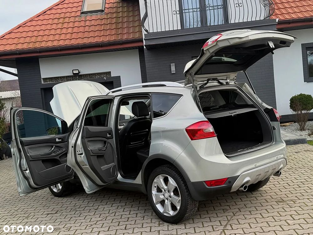 Ford Kuga 2.0 TDCi 2x4 Titanium - 39