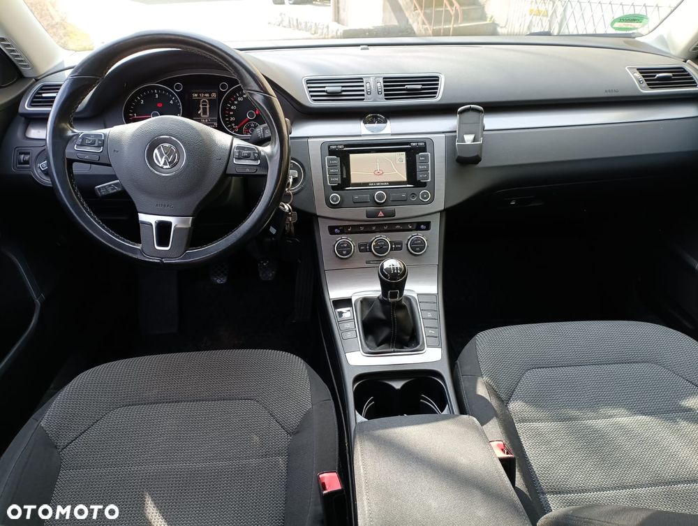Volkswagen Passat Variant 2.0 Blue TDI DPF Comfortline - 16