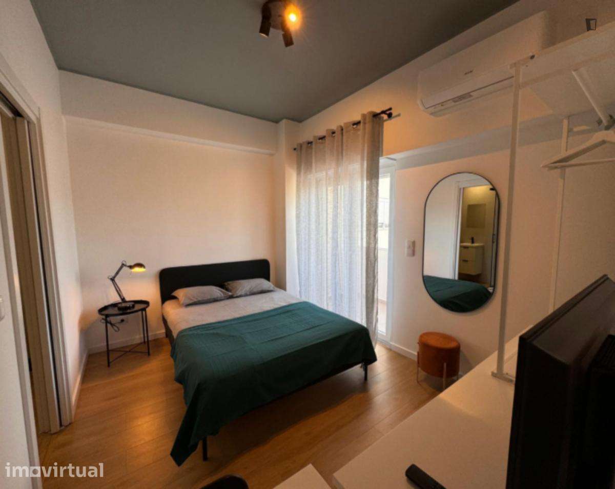 Quarto - localizado em Setubal - Grande imagem: 2/14