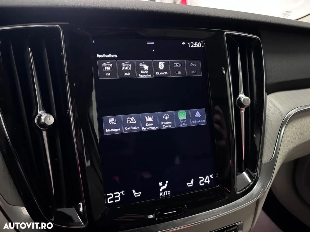 Volvo V60 V60CC B5 MHEV AT AWD Plus Bright - 30