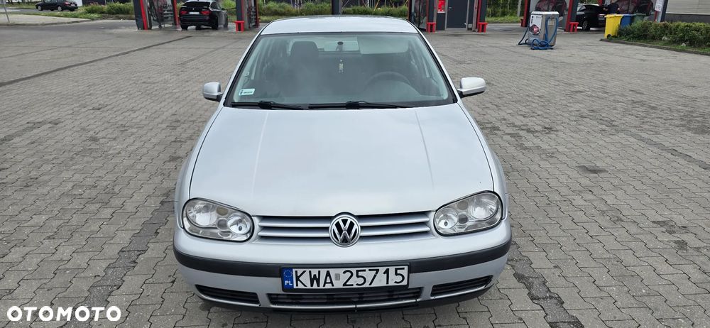 Volkswagen Golf 1.9 TDI Highline - 4