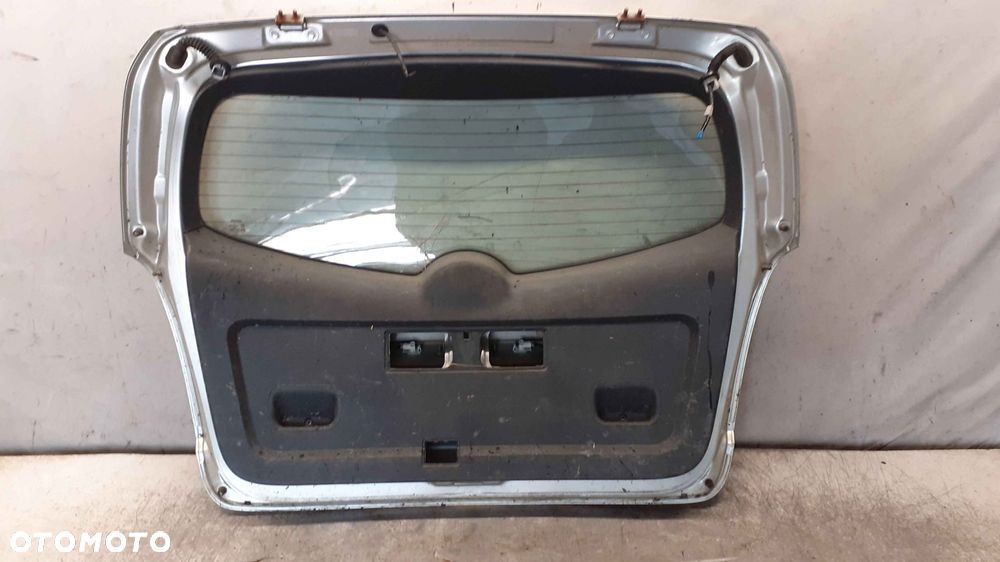 / KLAPA TYŁ BAGAŻNIKA DO TOYOTA COROLLA VERSO 199 SREBRNA - 5
