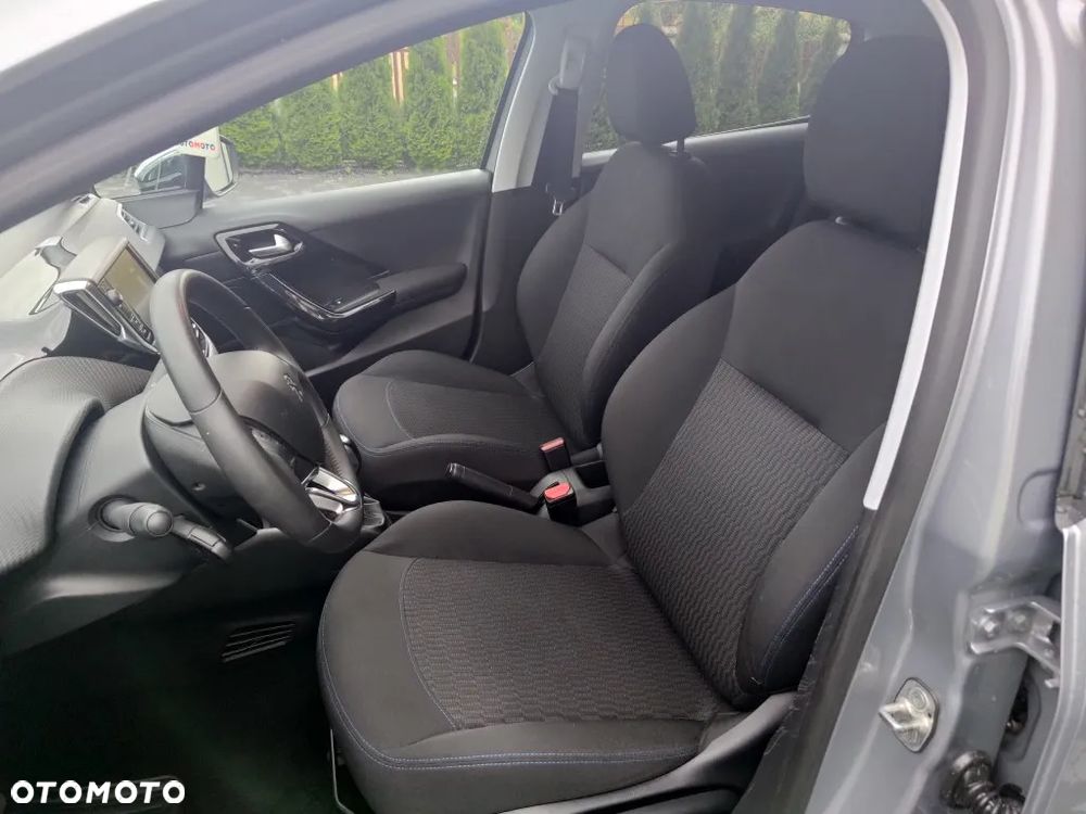 Peugeot 208 PureTech 82 Stop & Start Signature - 13