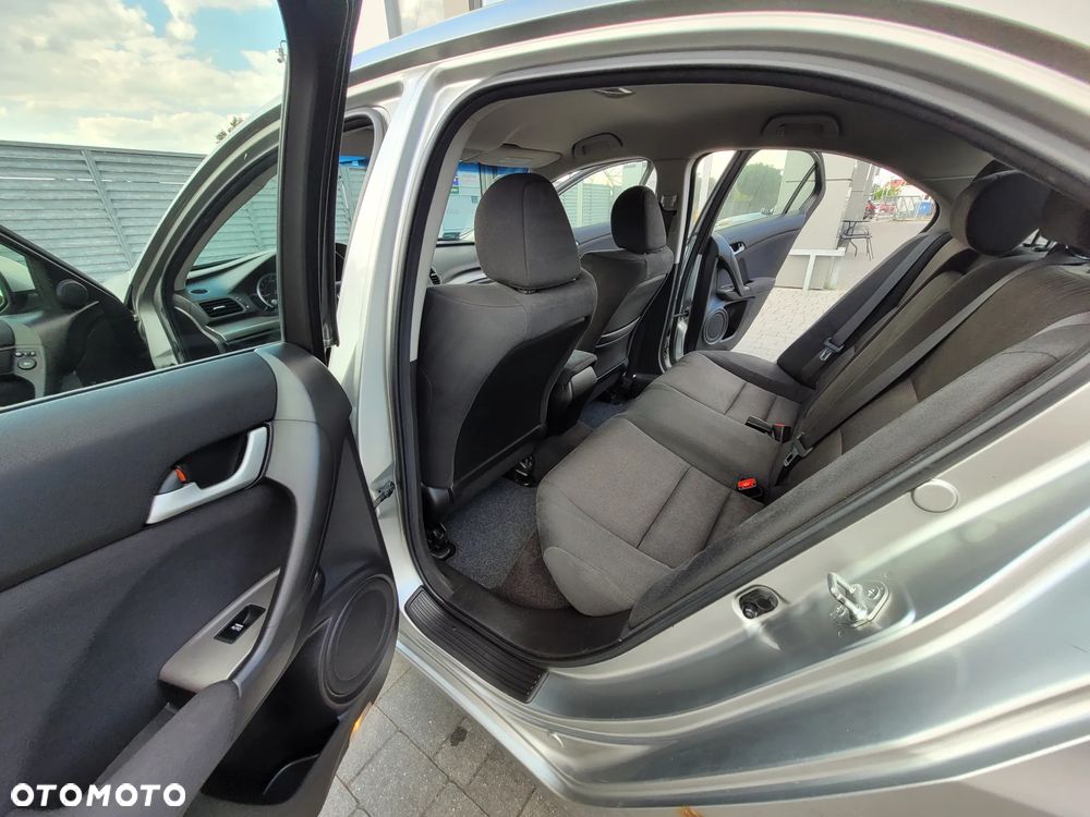 Honda Accord 2.0 Comfort - 14