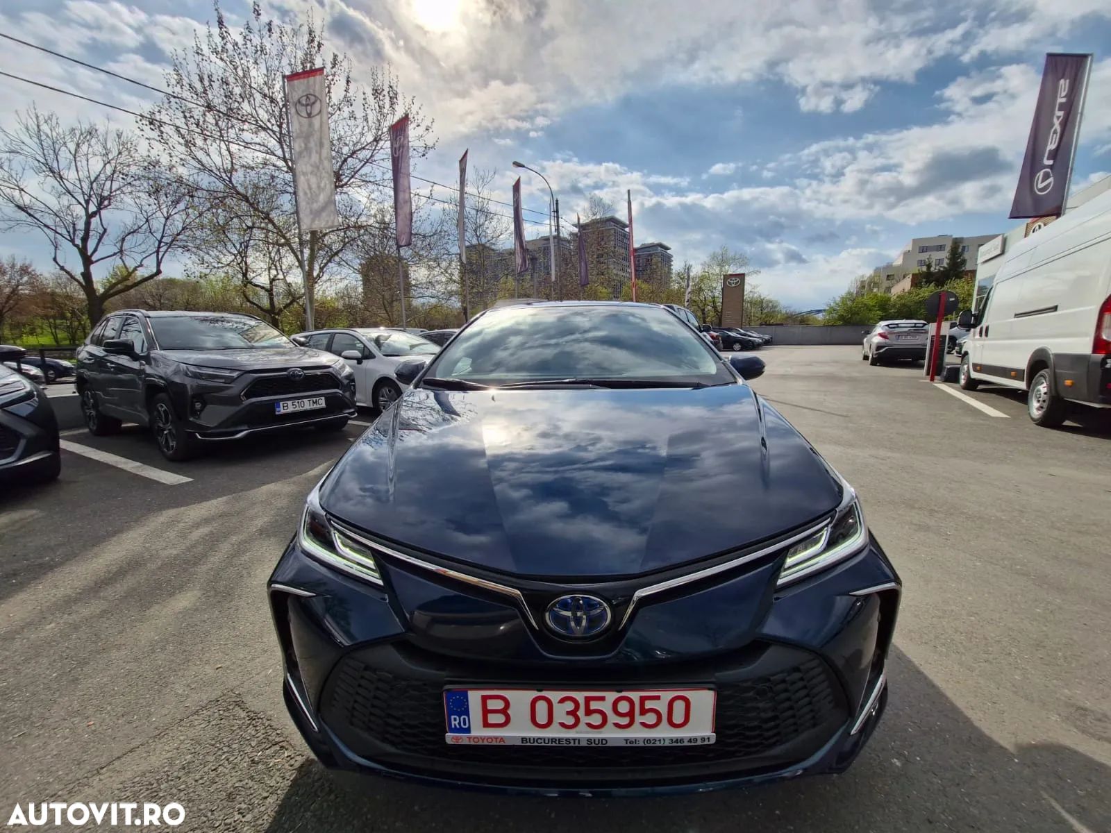 Toyota Corolla 1.8 HSD Dynamic - 1