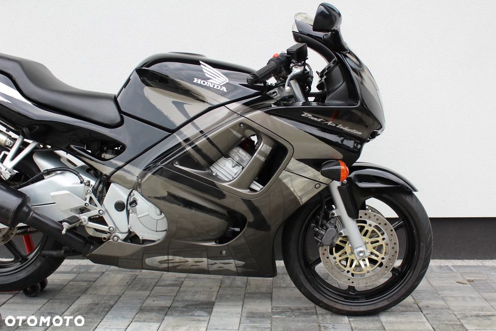 Honda CBR - 18