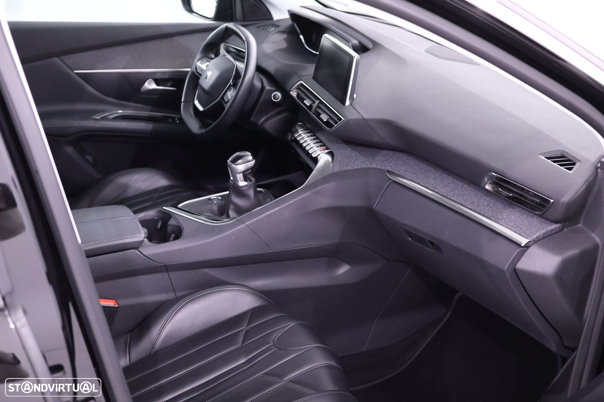Peugeot 3008 - 23