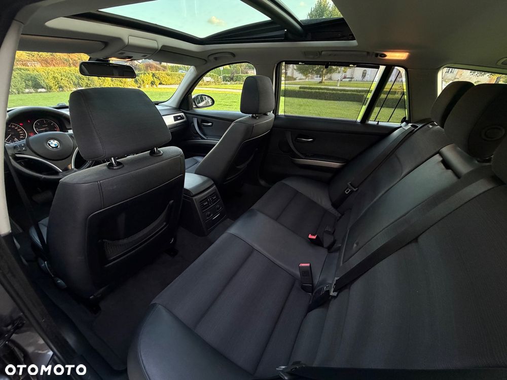 BMW Seria 3 320d - 14