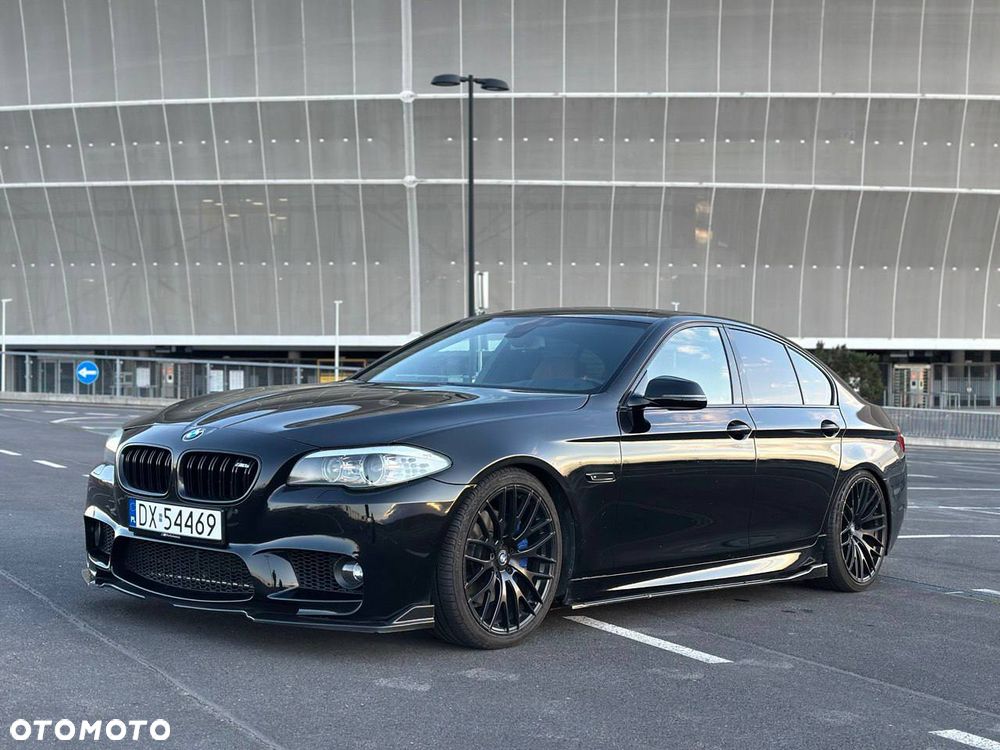 BMW Seria 5 550i - 1