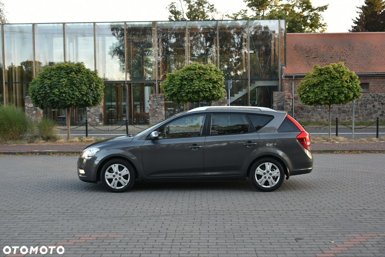 Kia Ceed - 4