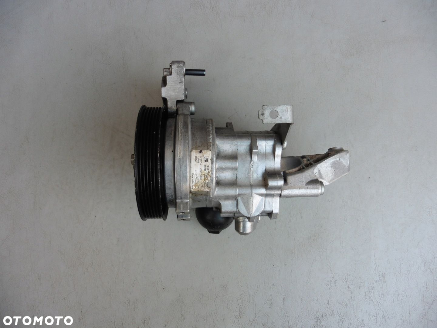 Pompa wspomagania 6760074 BMW 7 E60 E65 E66 DYNAMIC DRIVE 3,0D - 7